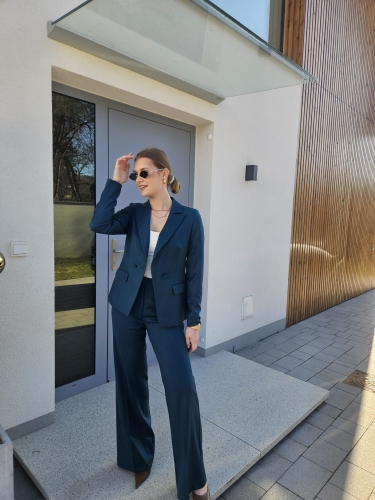 Klasyczny żakiet damski z dwurzędowym zapięciem na guzik w odcieniu butelkowej zieleni - Blanka 186 – 976