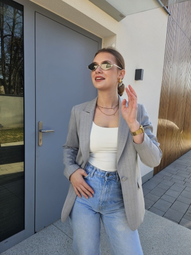 Popielaty, przedłużany żakiet damski w pionowe paski typu oversize  - Bogusia  985