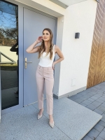 Eleganckie spodnie damskie w odcieniu puder róz w kantkę - Inga 1015